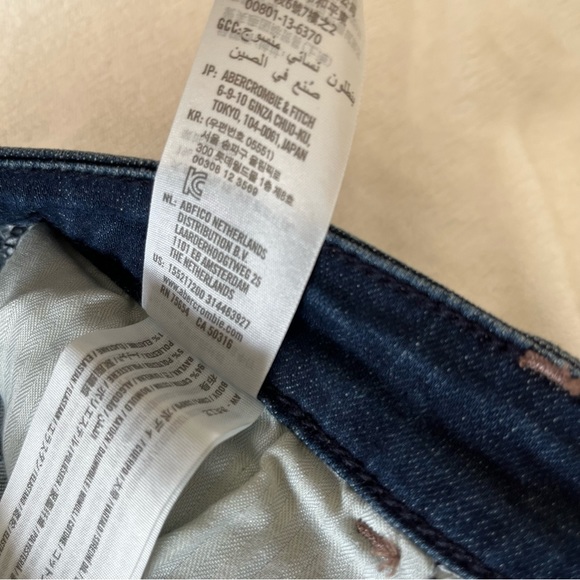 Abercrombie & Fitch Super Skinny Ankle Mid Rise Jeans - Picture 10 of 11